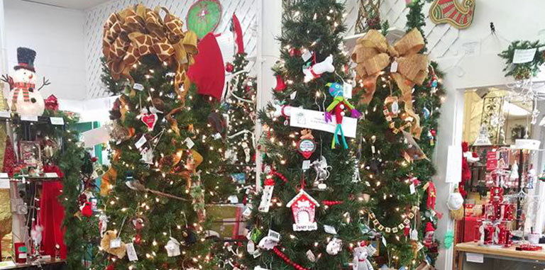 Old Tyme Christmas Shoppe exterior at Dan West Garden Center Poplar